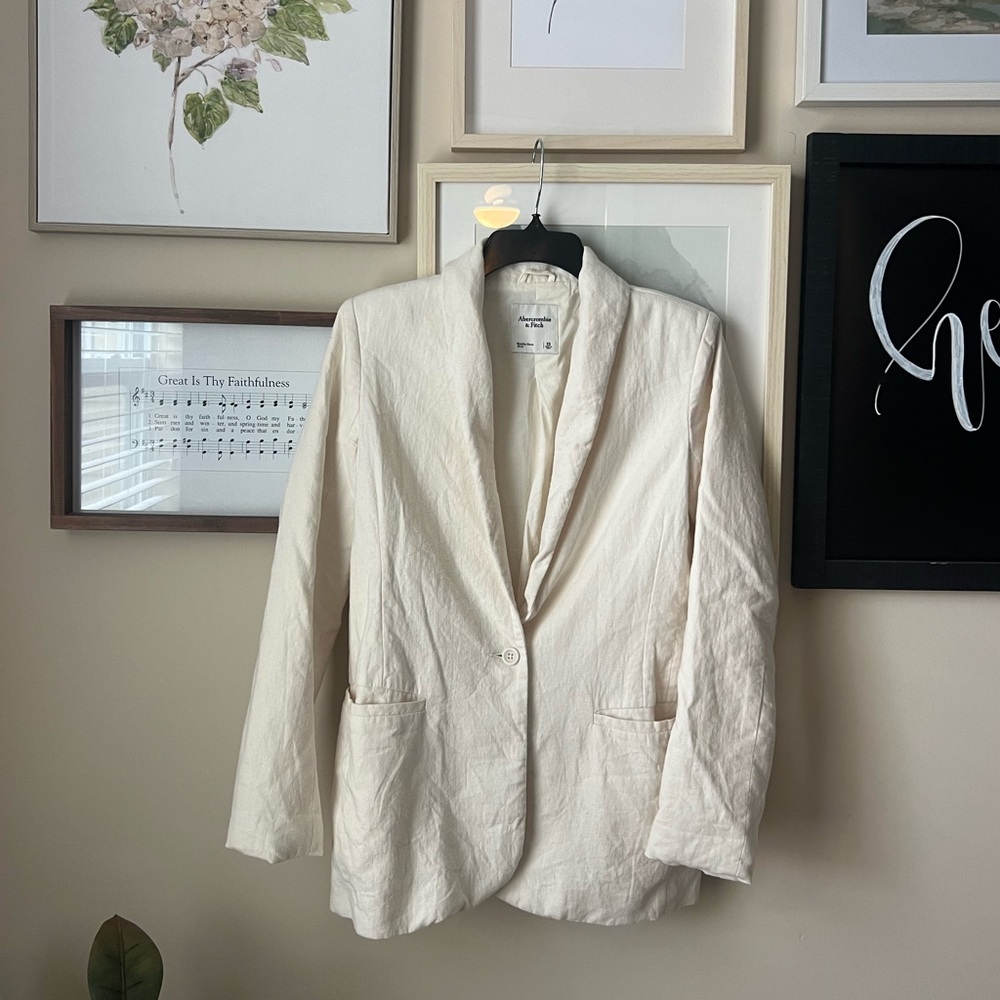 Abercrombie & Fitch Linen Blazer. Size XS. Excellent condition.